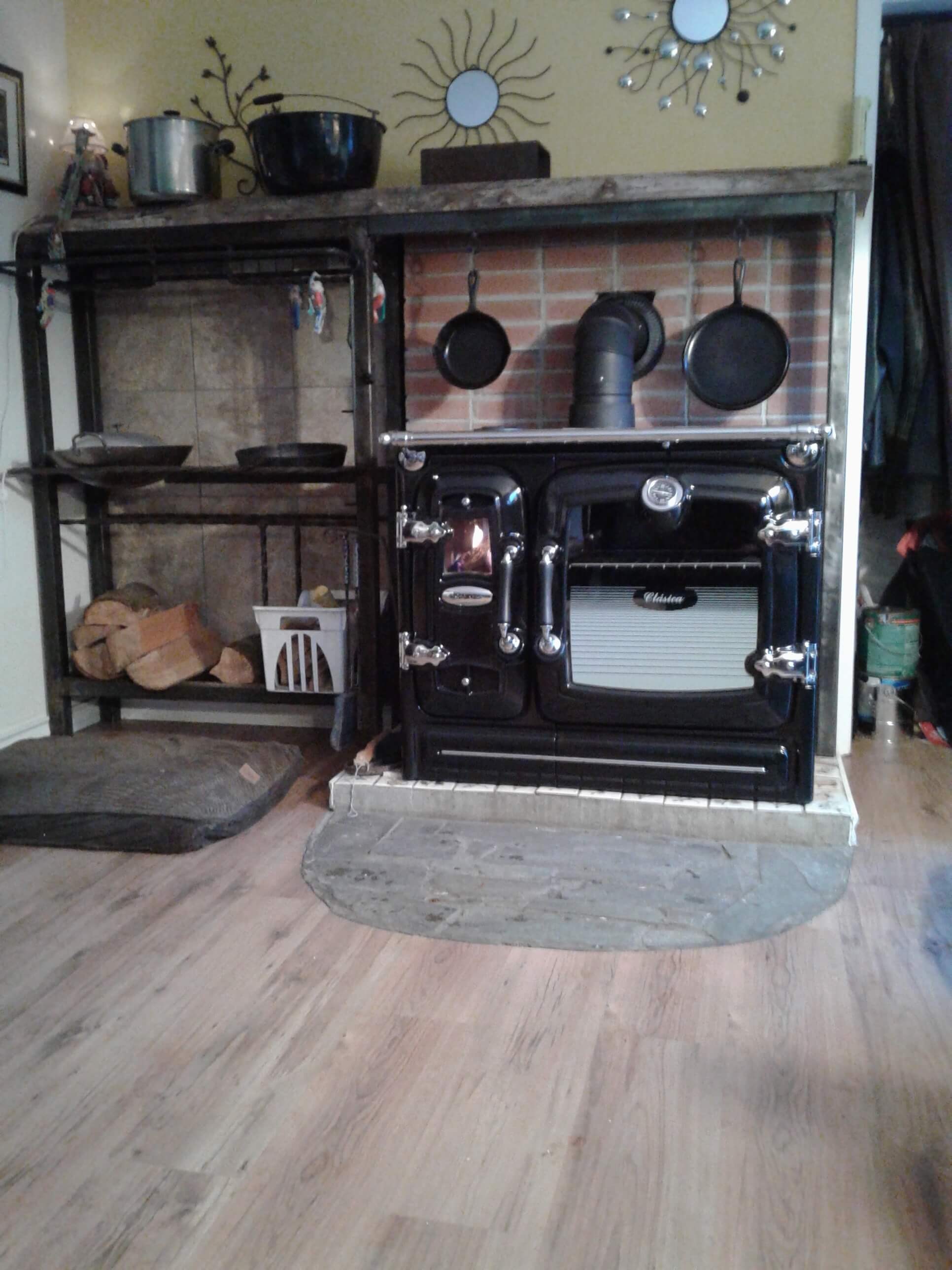 https://www.woodcookstove.com//media/catalog/product/cache/1/image/9df78eab33525d08d6e5fb8d27136e95/w/o/wood-cook-stove-clasica-3.jpg