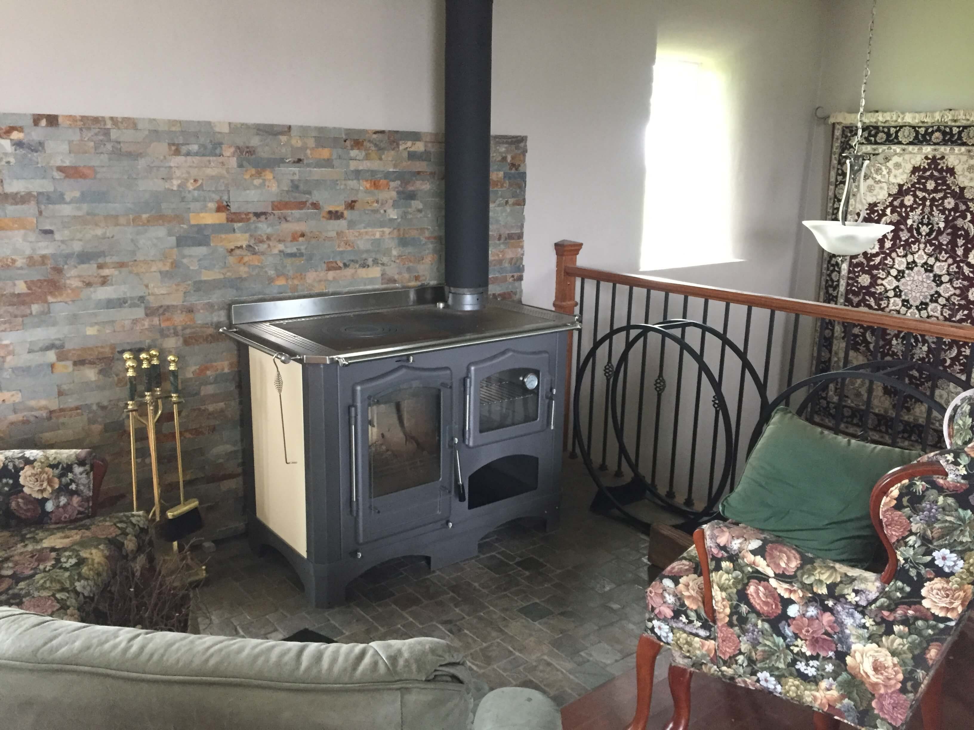 https://www.woodcookstove.com//media/catalog/product/cache/1/image/9df78eab33525d08d6e5fb8d27136e95/w/o/wood-cook-stove-regina-10.jpg